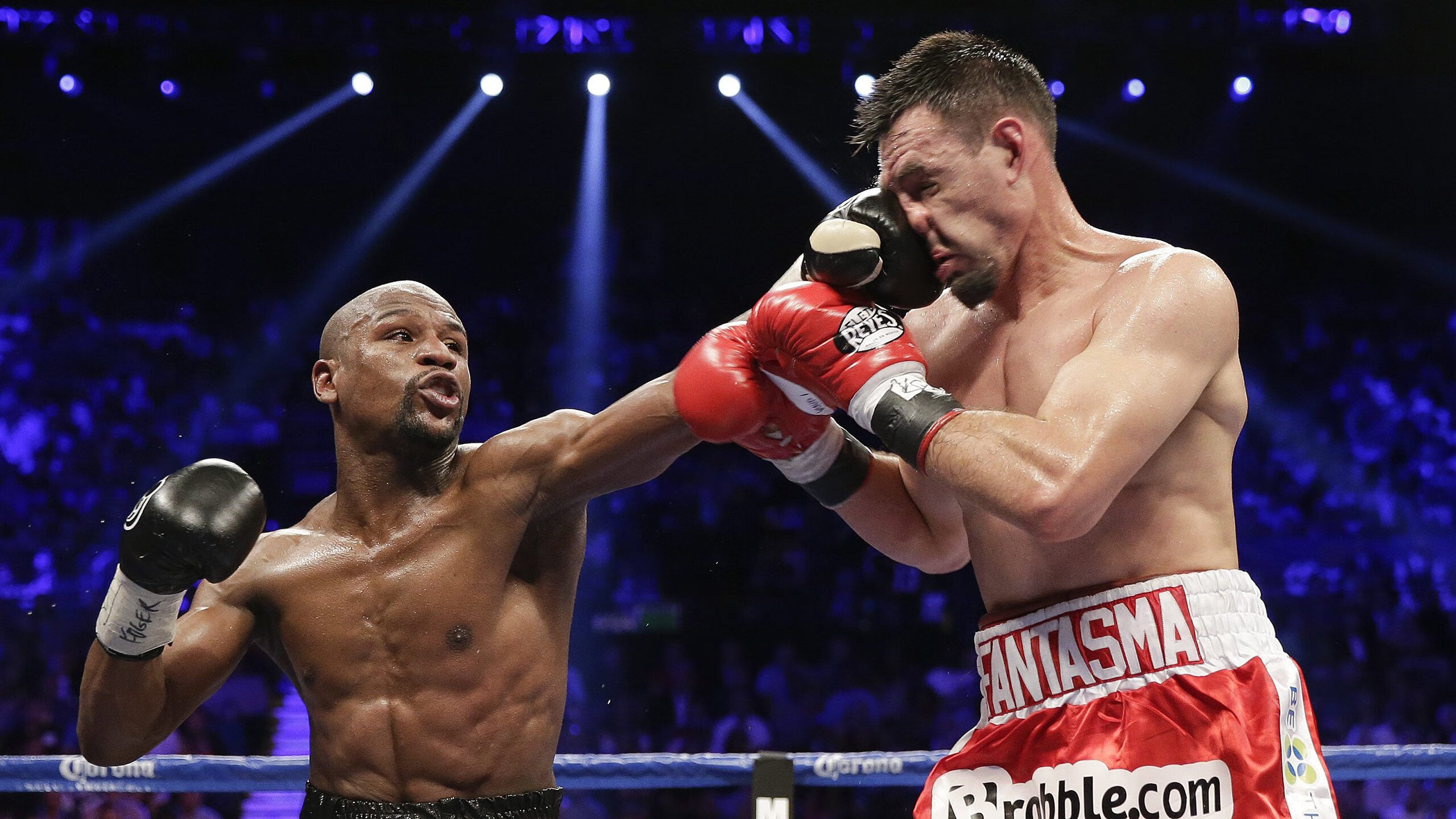 职业球员直播平台粉丝破百万个人影响力转化为商业价值，直播球迷